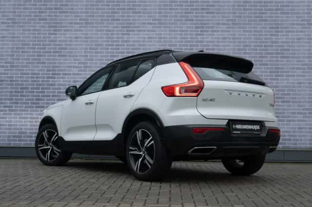 Volvo XC40 (2019) thumbnail 2