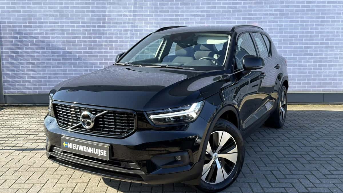 Volvo XC40 — foto 1