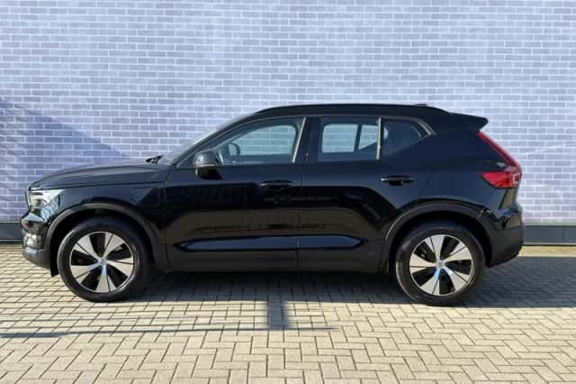 Volvo XC40 (2021) thumbnail 2