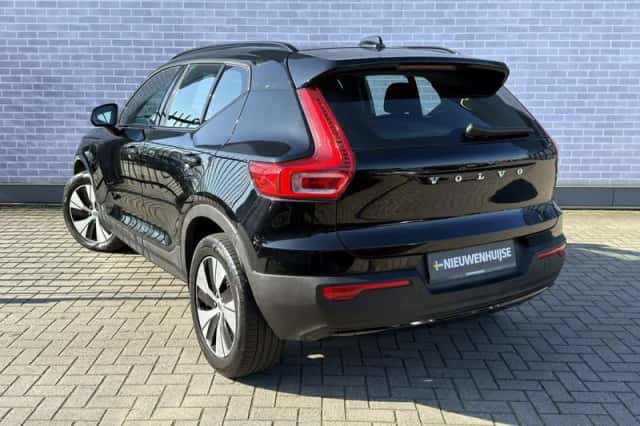 Volvo XC40 (2021) thumbnail 3