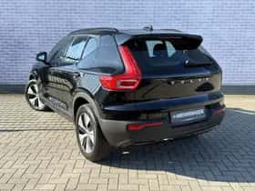 Volvo XC40 thumbnail 3