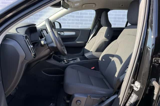 Volvo XC40 (2021) thumbnail 4