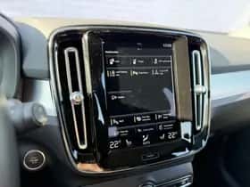 Volvo XC40 thumbnail 9