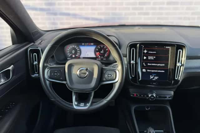 Volvo XC40 (2019) thumbnail 4