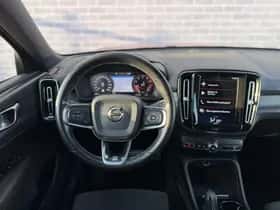 Volvo XC40 thumbnail 4