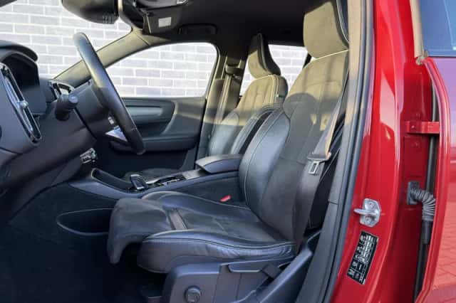 Volvo XC40 (2019) thumbnail 5