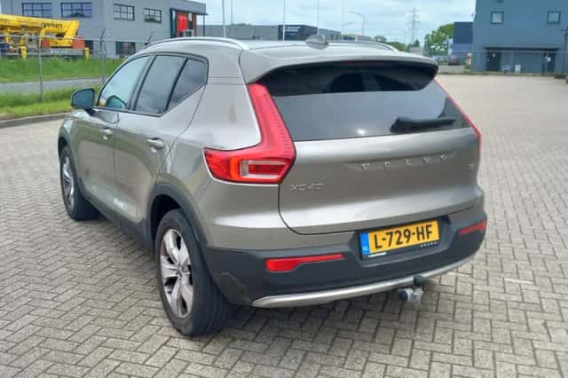 Volvo XC40 (2021) thumbnail 3
