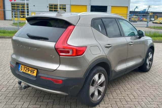 Volvo XC40 (2021) thumbnail 4