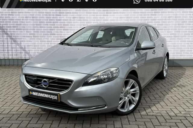 Volvo V40 (2016) thumbnail 1