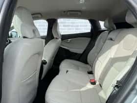 Volvo V40 (2016) thumbnail 16