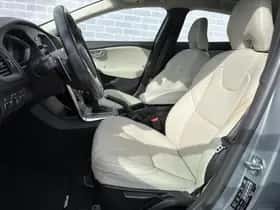 Volvo V40 (2016) thumbnail 4