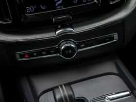Volvo XC60 (2021) thumbnail 17