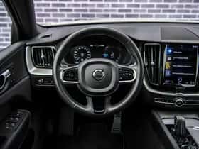 Volvo XC60 (2021) thumbnail 4