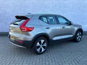 Volvo XC40 thumbnail 4
