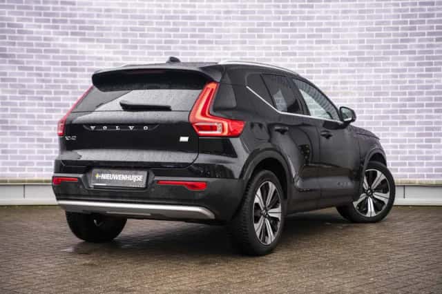Volvo XC40 (2022) thumbnail 2