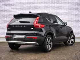 Volvo XC40 thumbnail 3