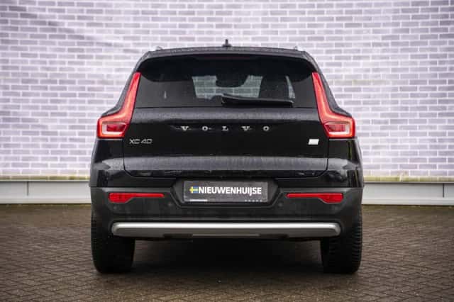 Volvo XC40 (2022) thumbnail 5