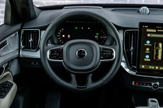 Volvo XC90 (2026) thumbnail 3