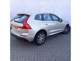 Volvo XC60 (2017) thumbnail 2
