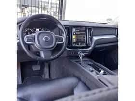 Volvo XC60 (2017) thumbnail 5