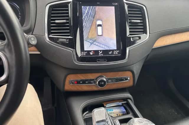 Volvo XC90 (2019) thumbnail 6