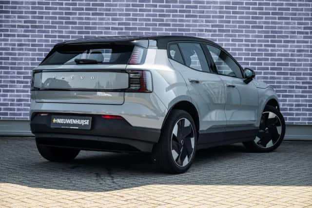 Volvo EX30 (2024) thumbnail 2