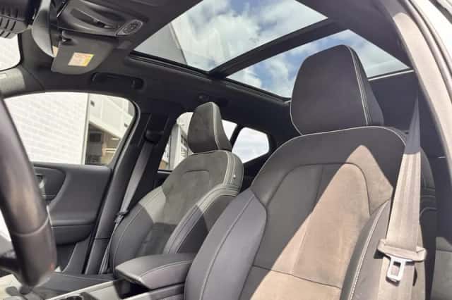 Volvo XC40 (2022) thumbnail 5
