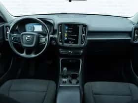 Volvo XC40 thumbnail 3
