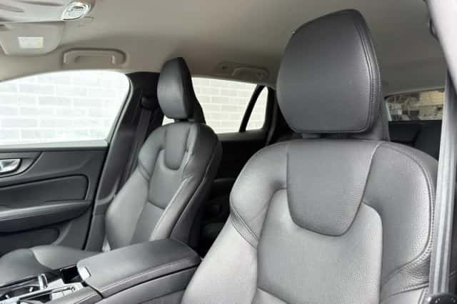 Volvo V60 (2022) thumbnail 6