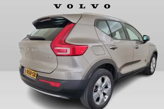 Volvo XC40 (2021) thumbnail 2