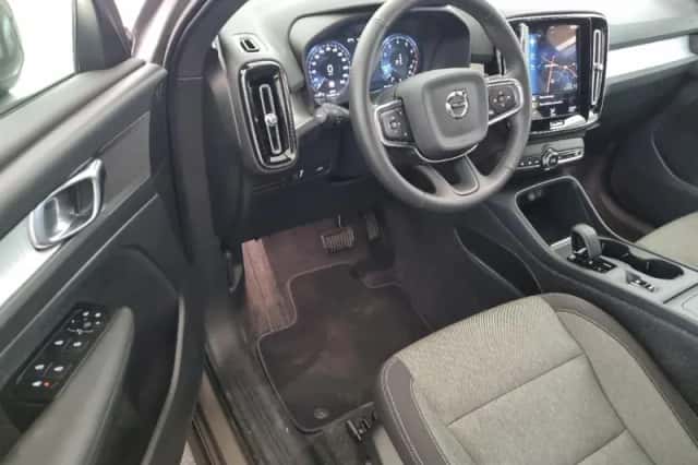 Volvo XC40 (2021) thumbnail 4