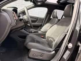 Volvo EX40 thumbnail 5