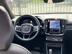 Volvo EX40 thumbnail 9