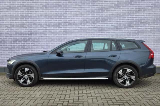 Volvo V60 (2020) thumbnail 2