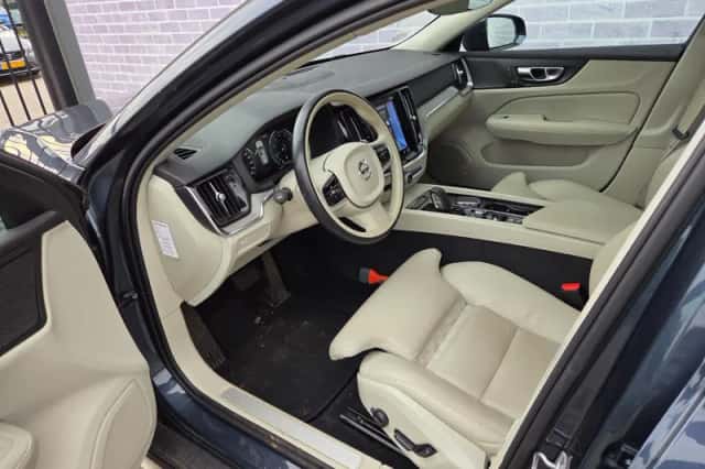 Volvo V60 (2020) thumbnail 4