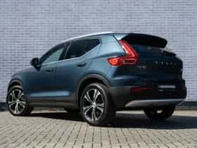 Volvo XC40 thumbnail 2