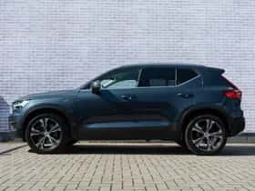Volvo XC40 thumbnail 3