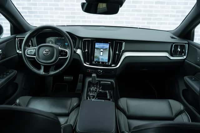 Volvo V60 (2021) thumbnail 4