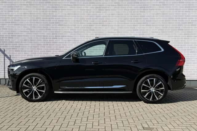 Volvo XC60 (2023) thumbnail 2