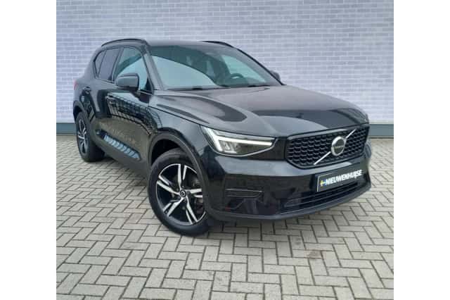 Volvo XC40 (2024) thumbnail 2