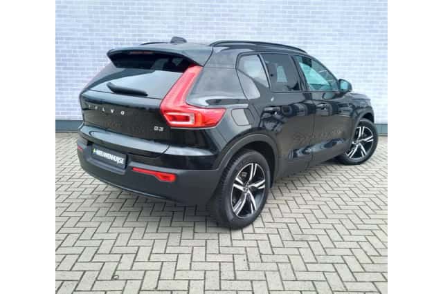 Volvo XC40 (2024) thumbnail 4