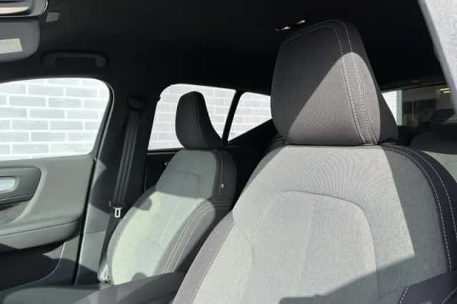 Volvo XC40 (2024) thumbnail 6