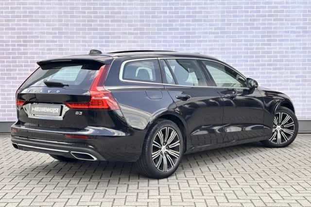 Volvo V60 (2021) thumbnail 3