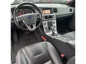 Volvo V60 (2017) thumbnail 6