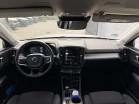 Volvo XC40 thumbnail 6
