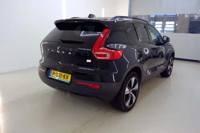 Volvo XC40 (2022) thumbnail 2