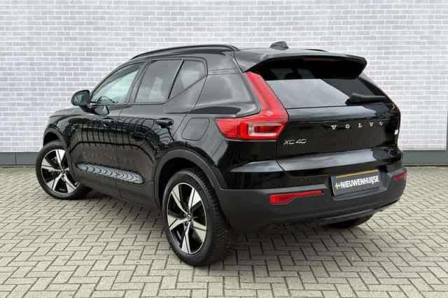Volvo XC40 (2022) thumbnail 3