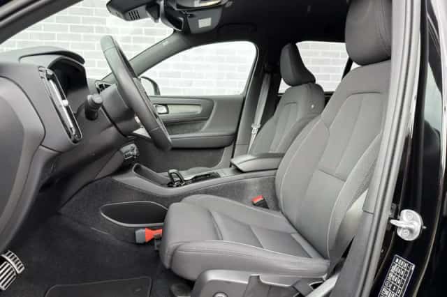 Volvo XC40 (2022) thumbnail 4