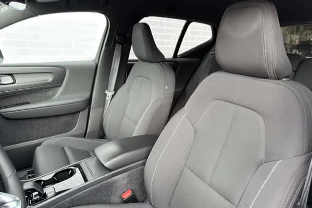 Volvo XC40 (2022) thumbnail 5