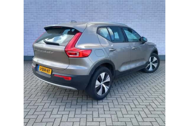 Volvo XC40 (2020) thumbnail 2